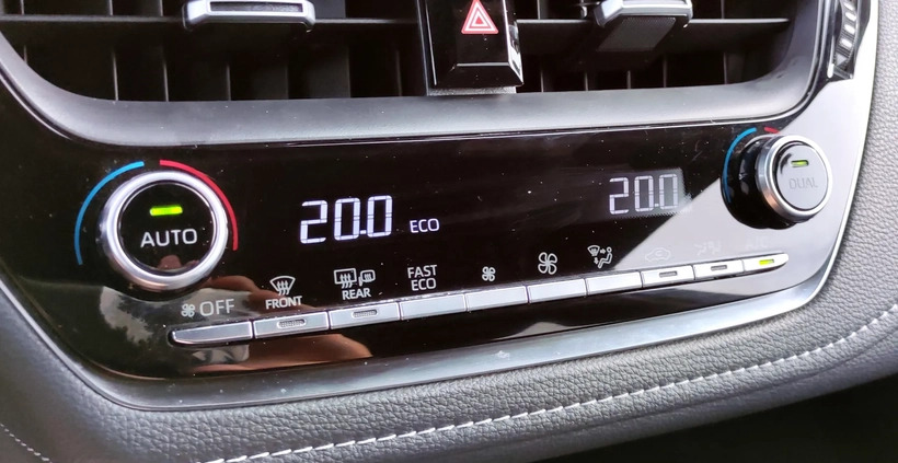 Toyota Corolla cena 95900 przebieg: 66800, rok produkcji 2021 z Biała małe 352